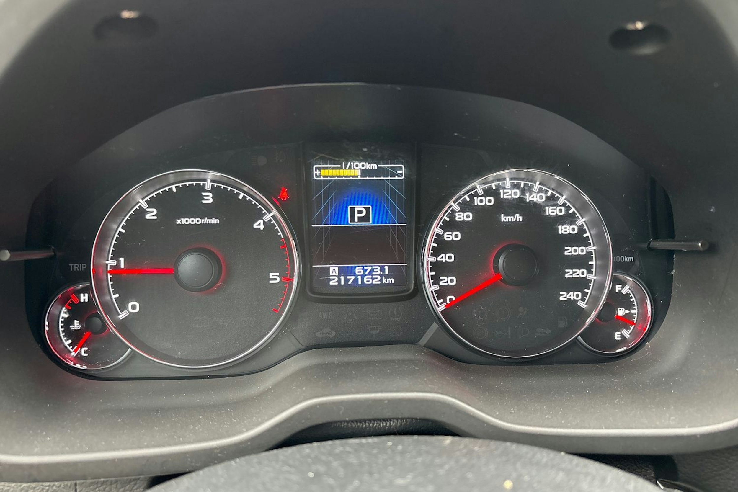 harmaa Subaru Outback 2013 kuva 16.