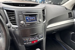 harmaa Subaru Outback 2013 kuva 17.