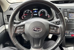 harmaa Subaru Outback 2013 kuva 18.
