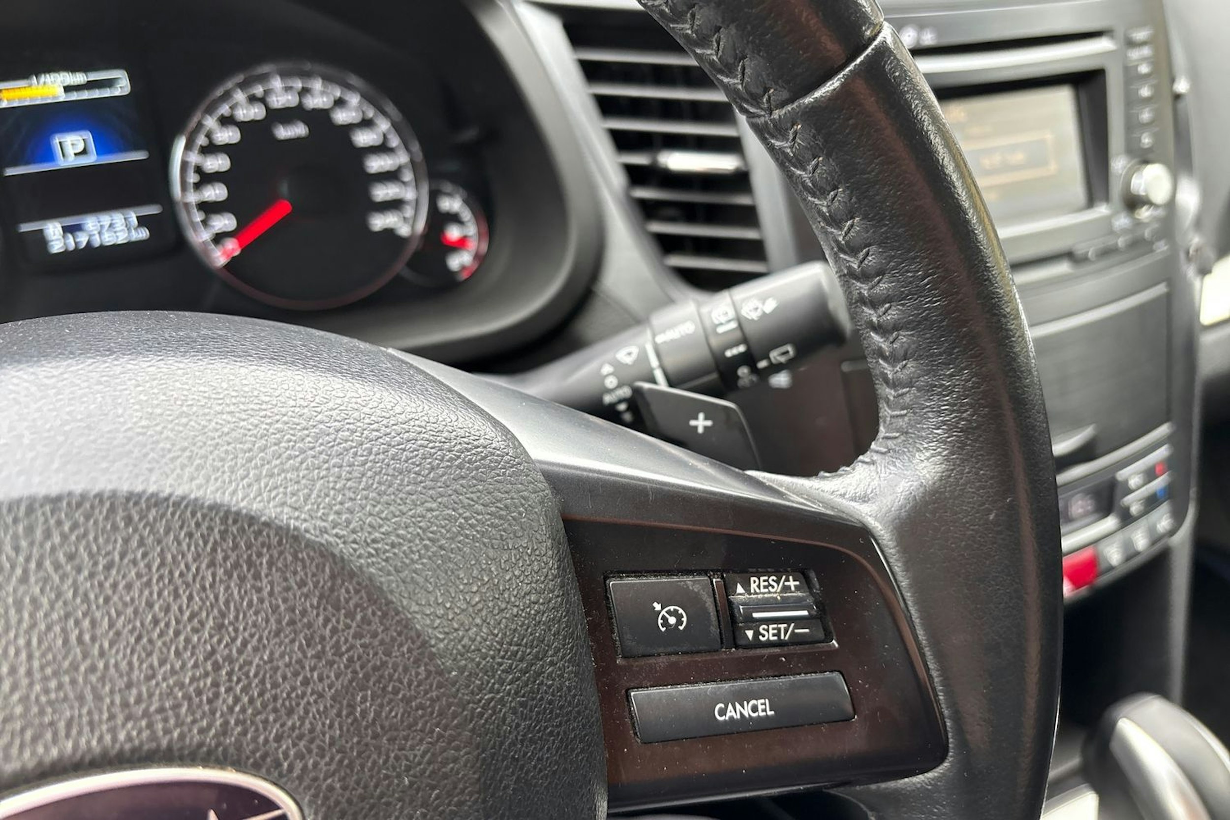 harmaa Subaru Outback 2013 kuva 20.