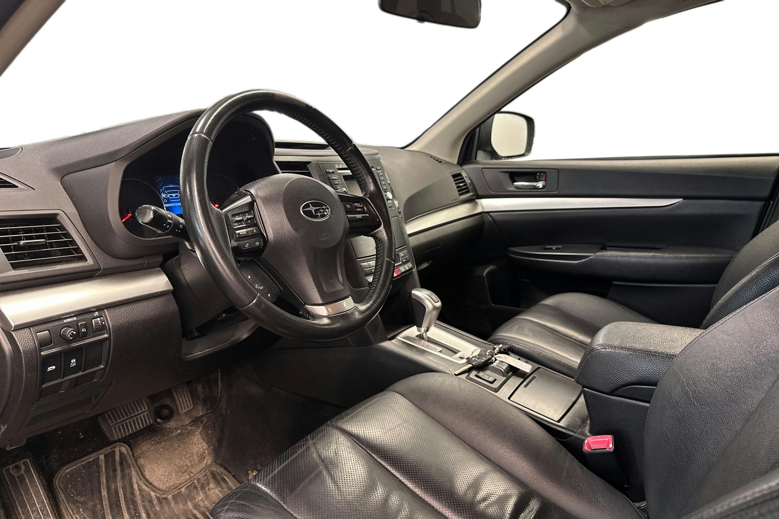 Harmaa Subaru Outback 2013 kuva 7.