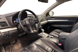 Harmaa Subaru Outback 2013 kuva 7.