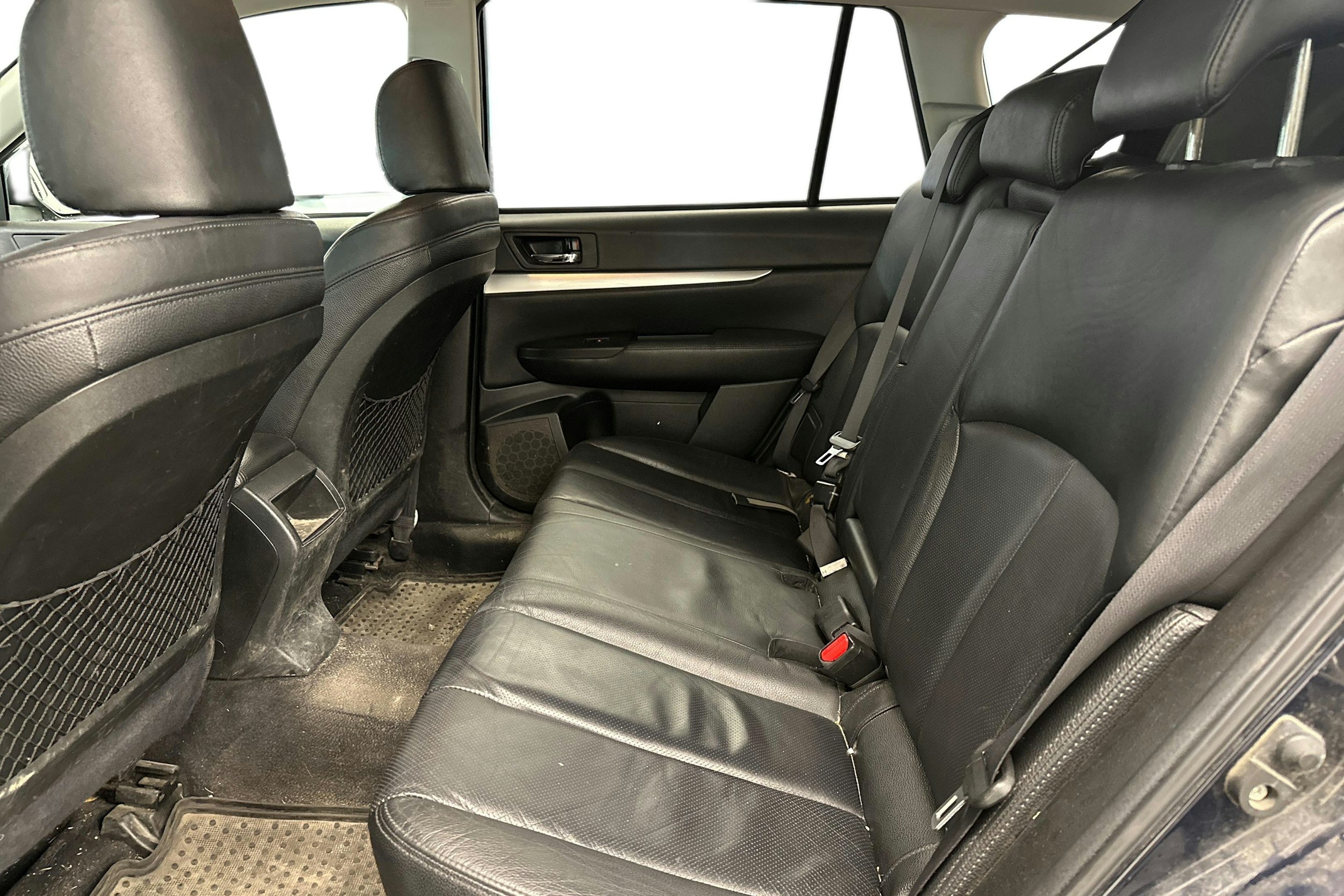 Harmaa Subaru Outback 2013 kuva 10.