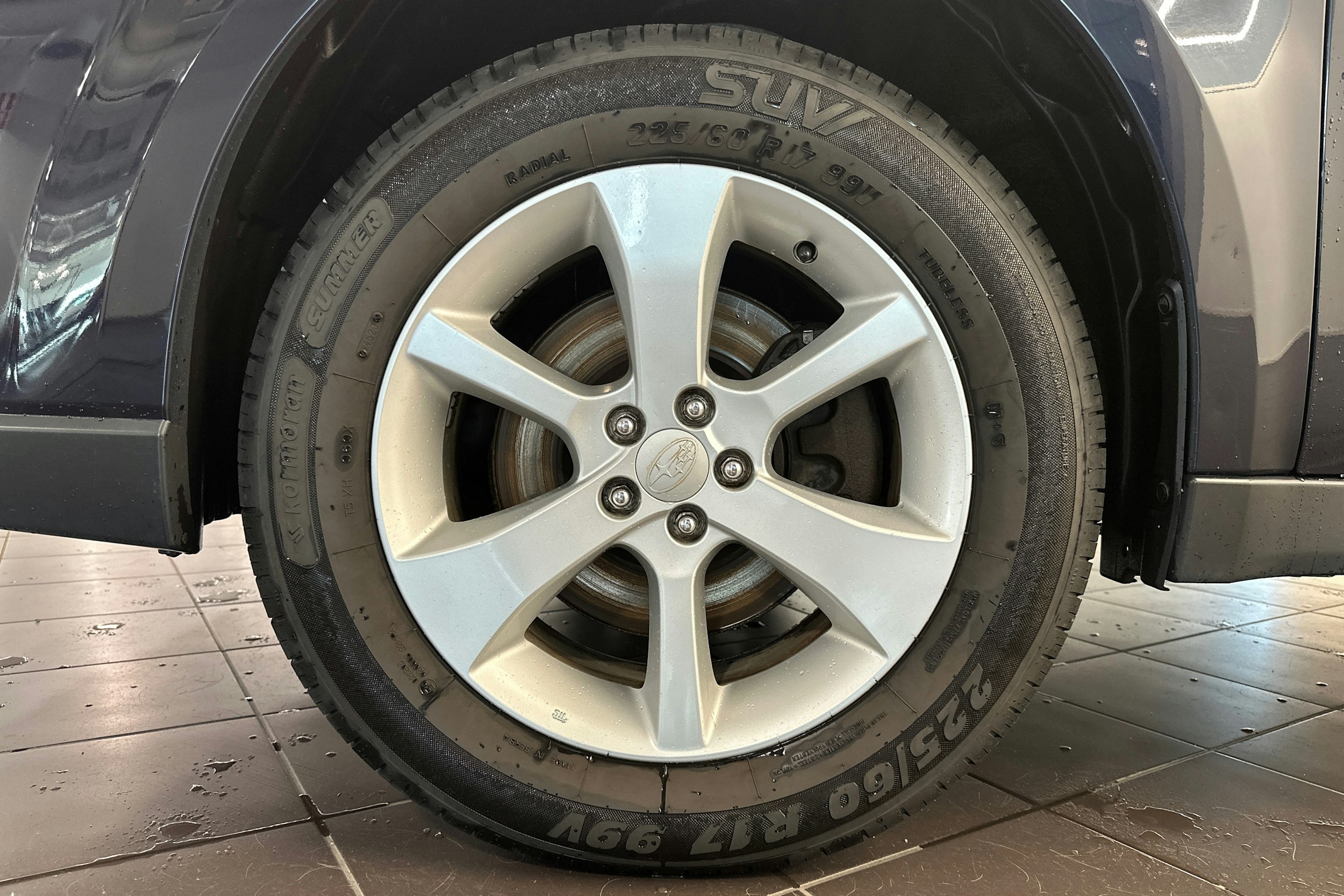 Harmaa Subaru Outback 2013 kuva 13.