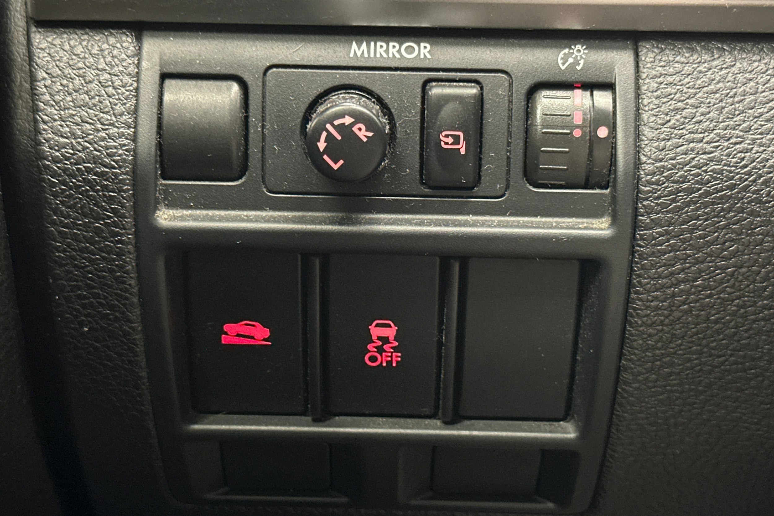 Harmaa Subaru Outback 2013 kuva 16.