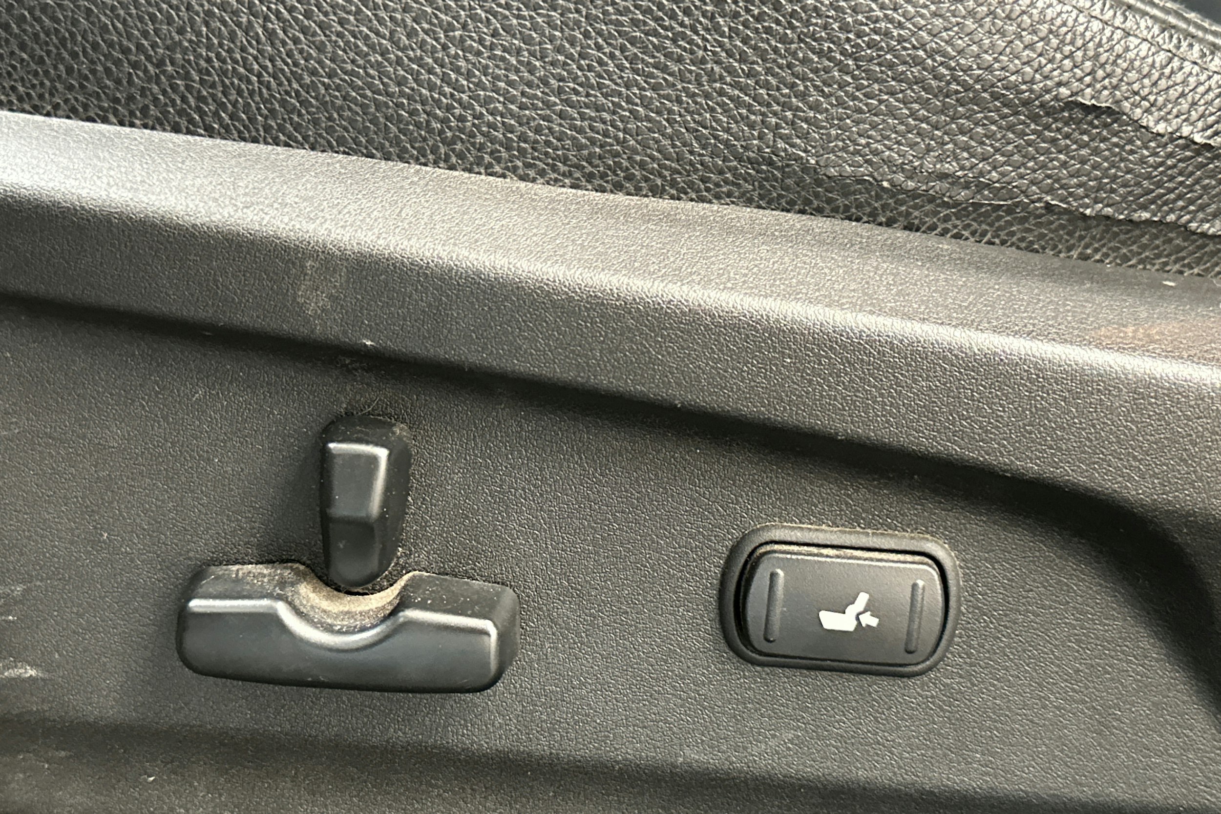 Harmaa Subaru Outback 2013 kuva 21.