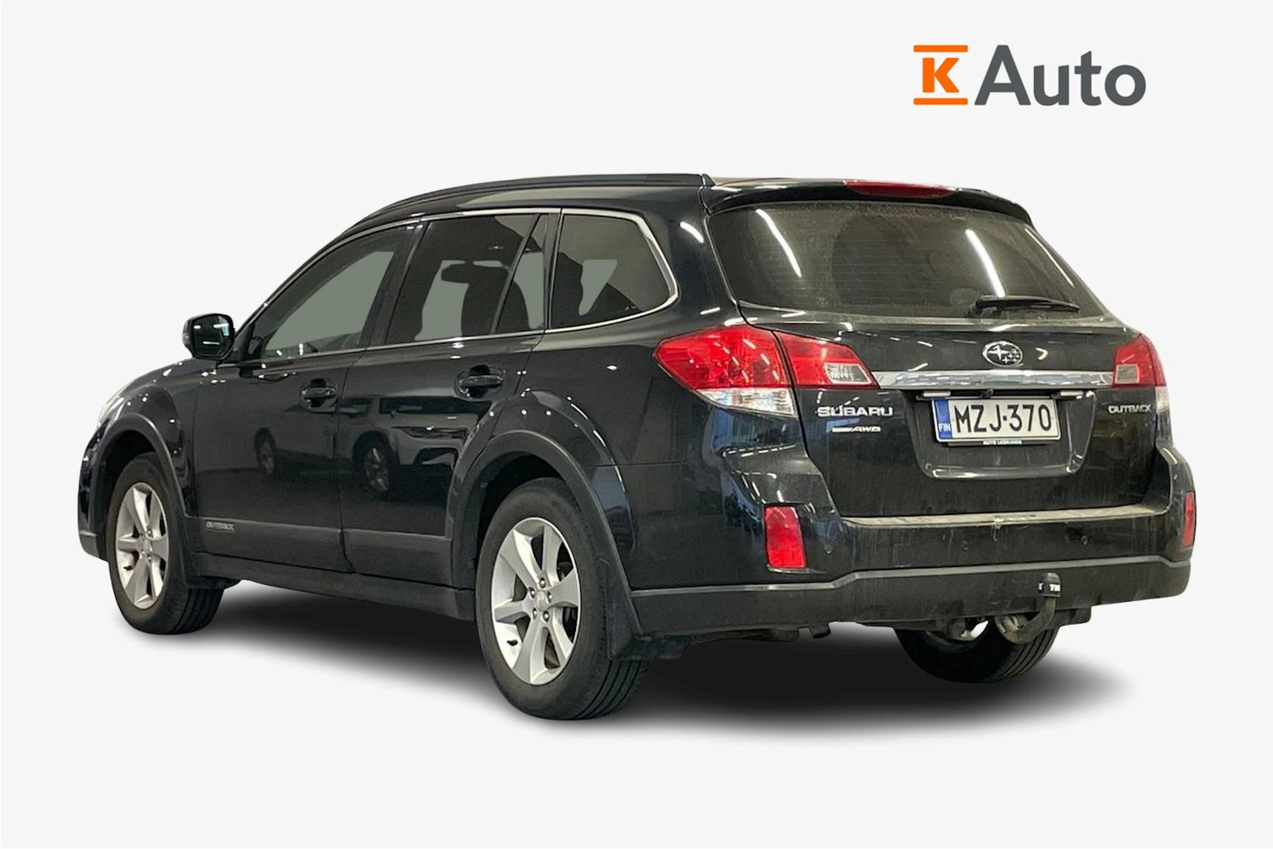 musta Subaru Outback 2014 kuva 2.