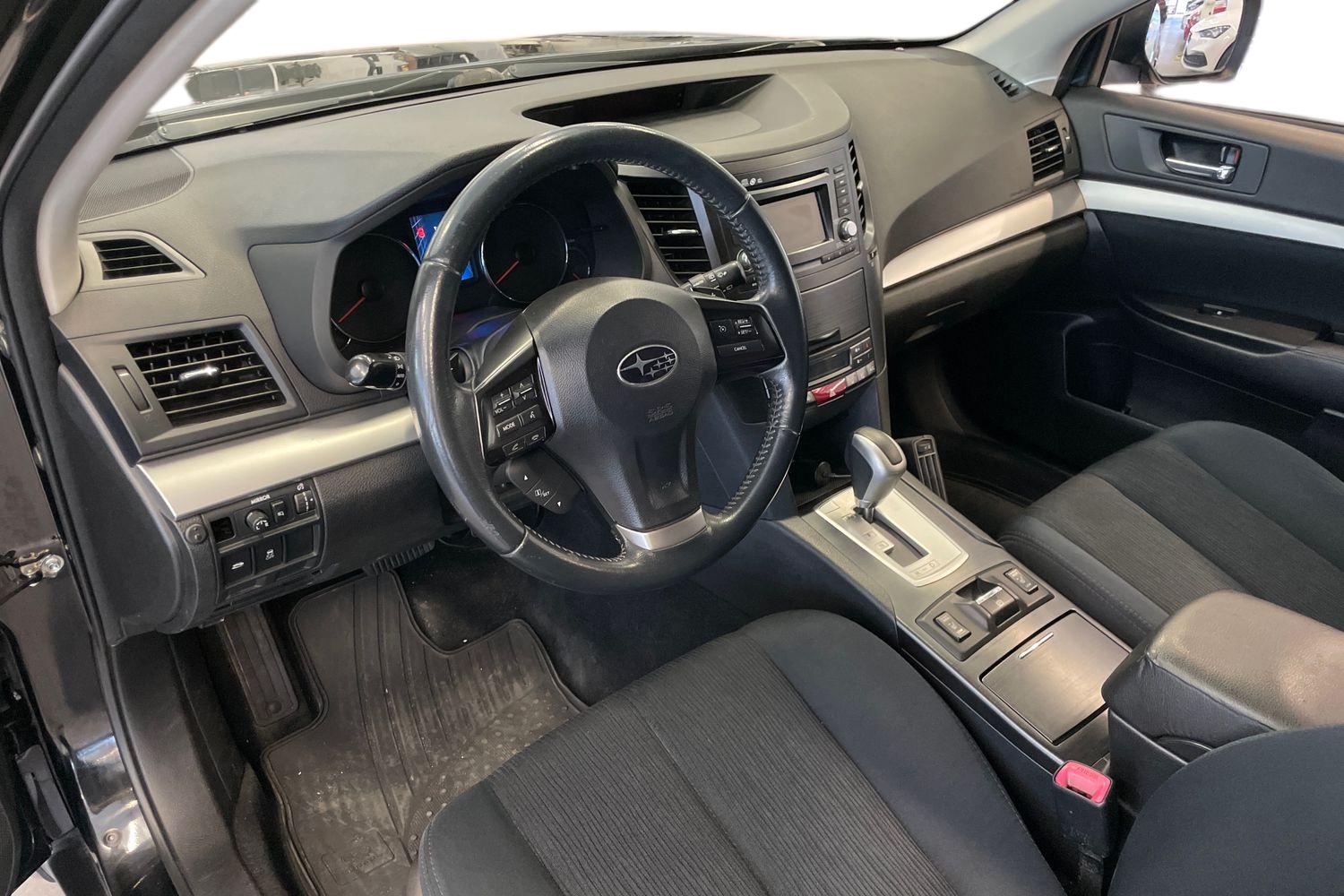 Subaru Outback 2,5, Outback Legacy 2014, photo 6/22