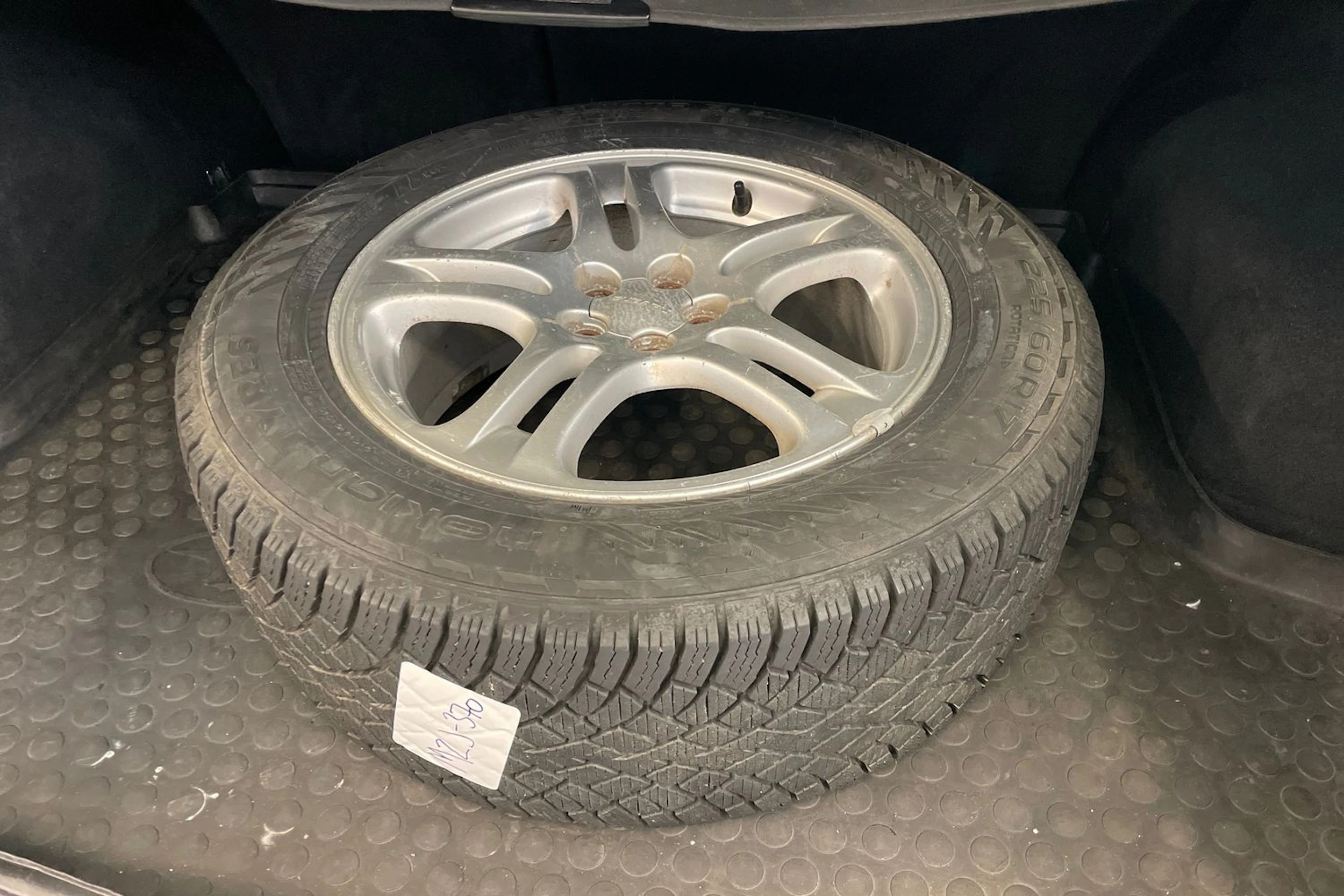 musta Subaru Outback 2014 kuva 10.