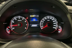 musta Subaru Outback 2014 kuva 13.