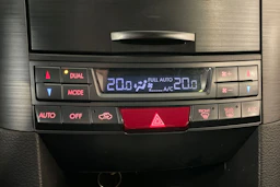 musta Subaru Outback 2014 kuva 16.