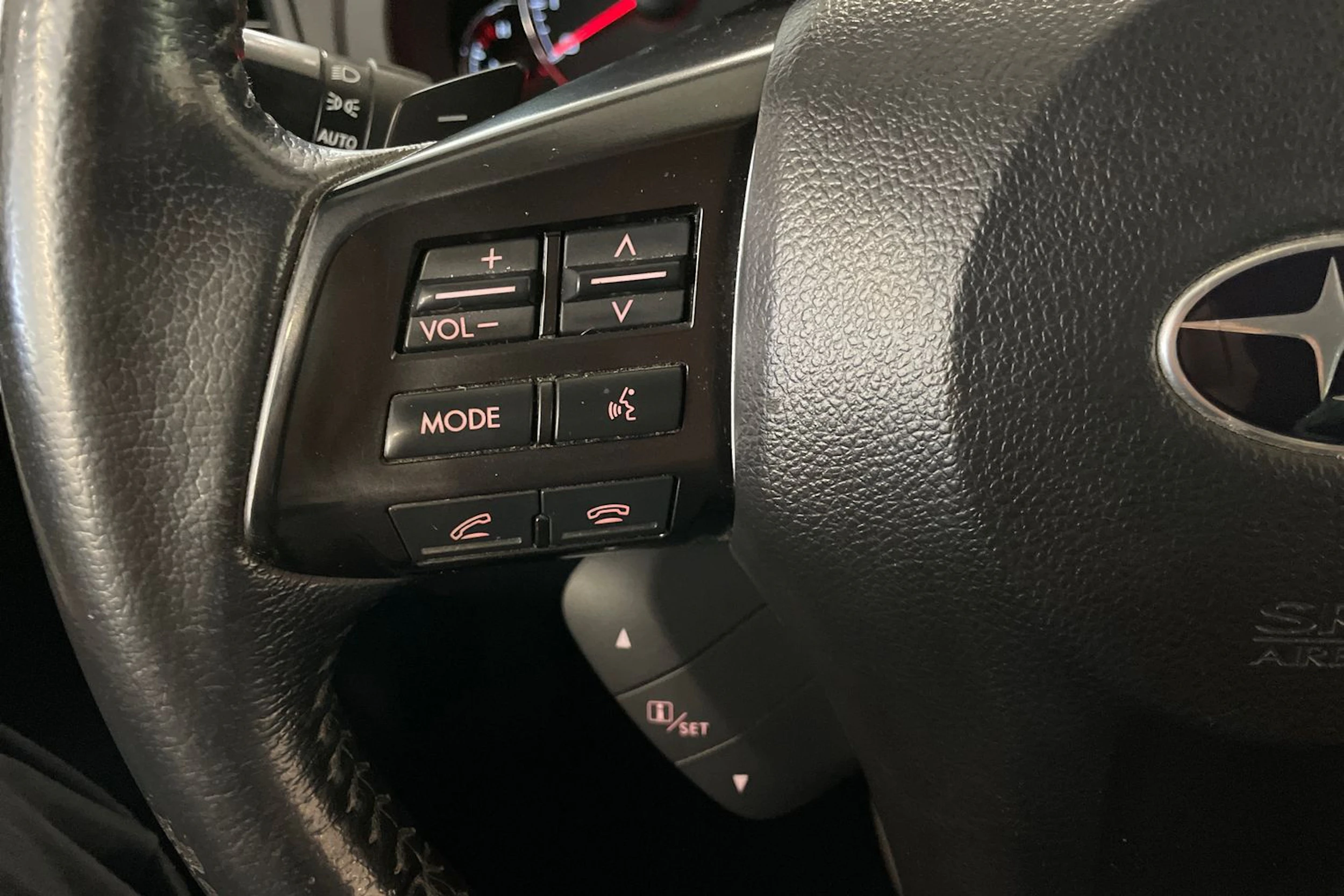 musta Subaru Outback 2014 kuva 19.