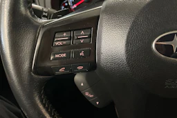 musta Subaru Outback 2014 kuva 19.