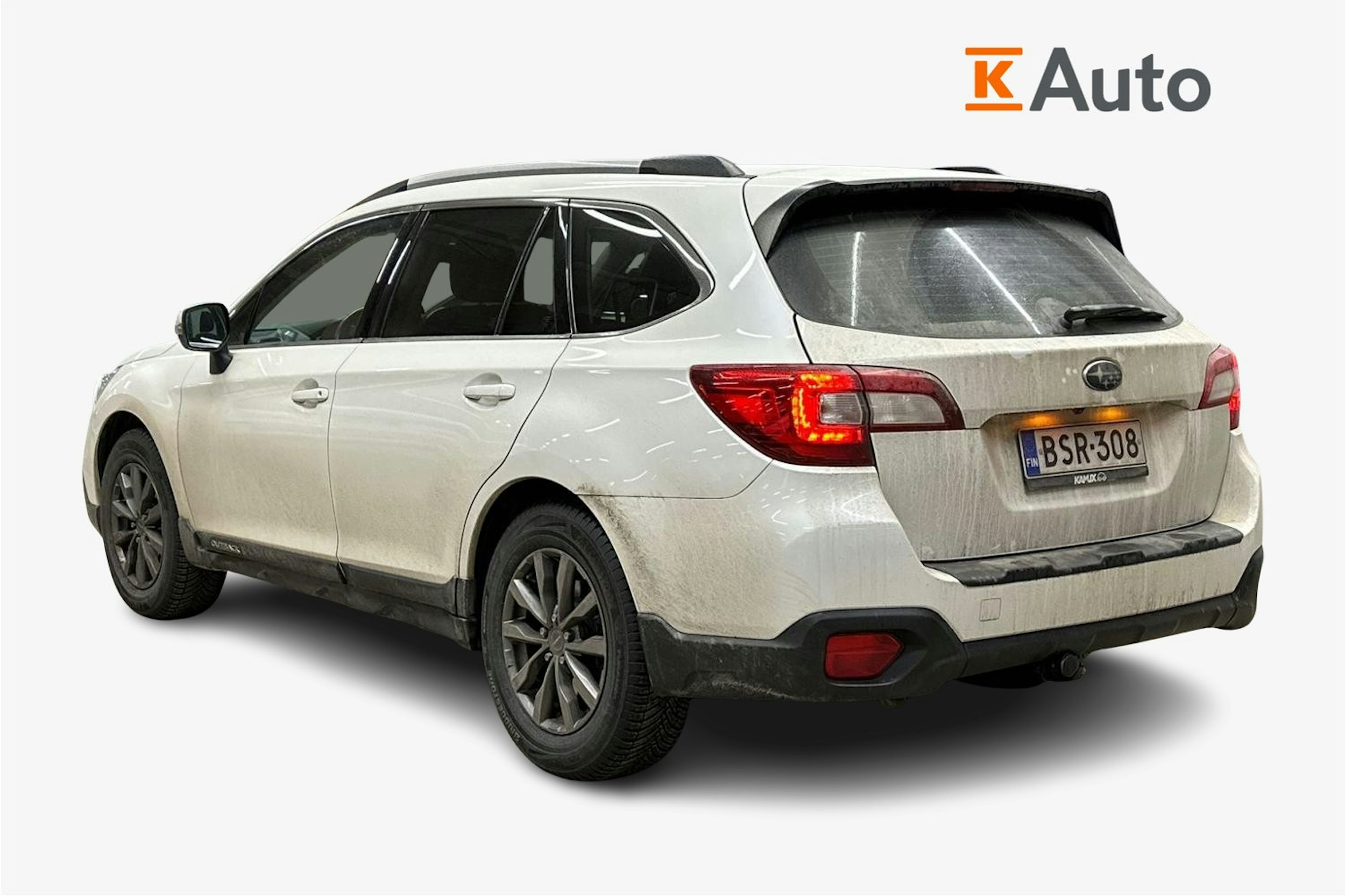 valkoinen Subaru Outback 2015 kuva 2.