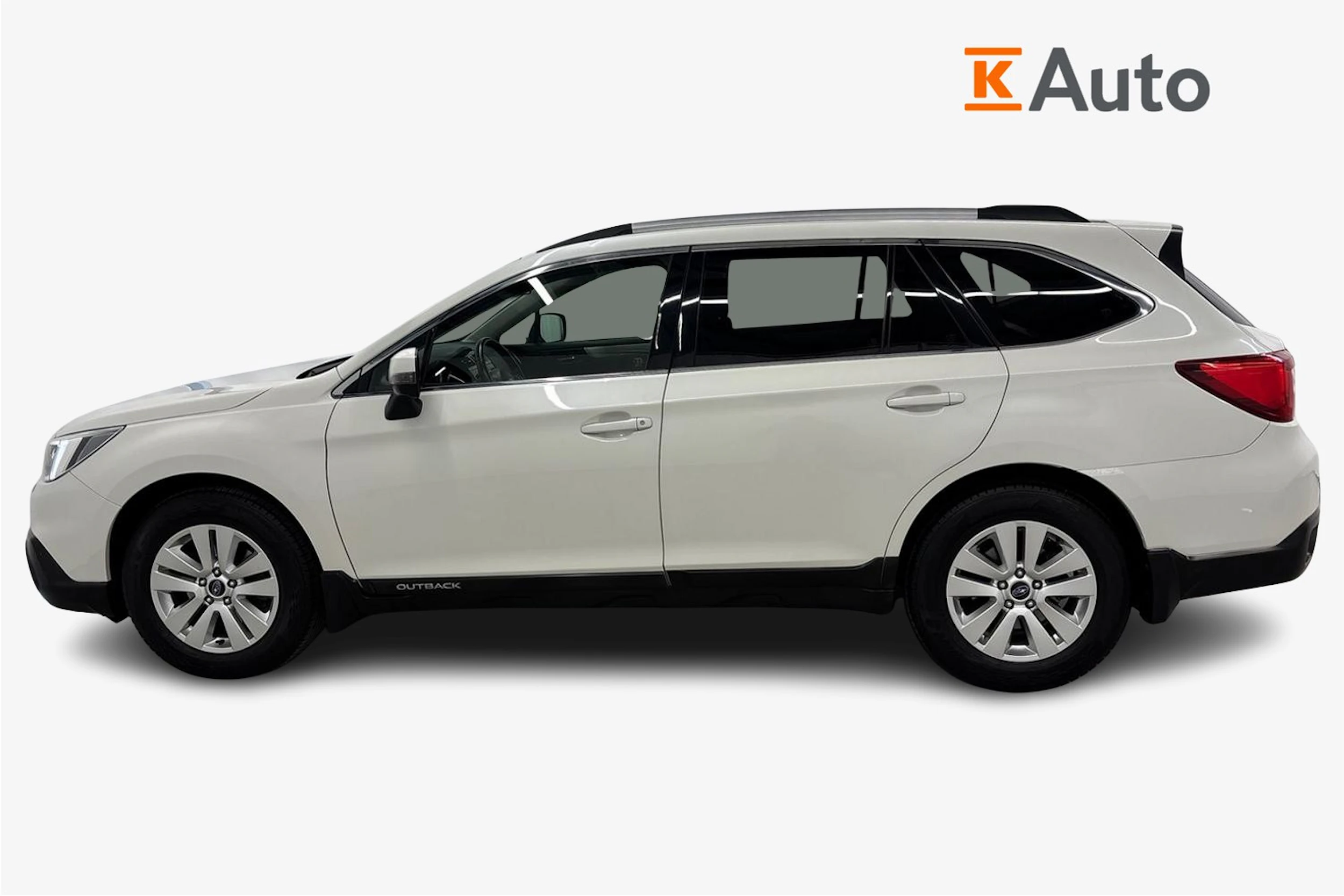 valkoinen Subaru Outback 2015 kuva 5.