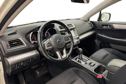 valkoinen Subaru Outback 2015 kuva 6.