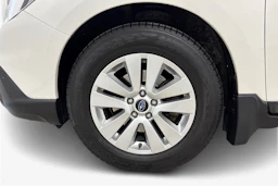 valkoinen Subaru Outback 2015 kuva 9.