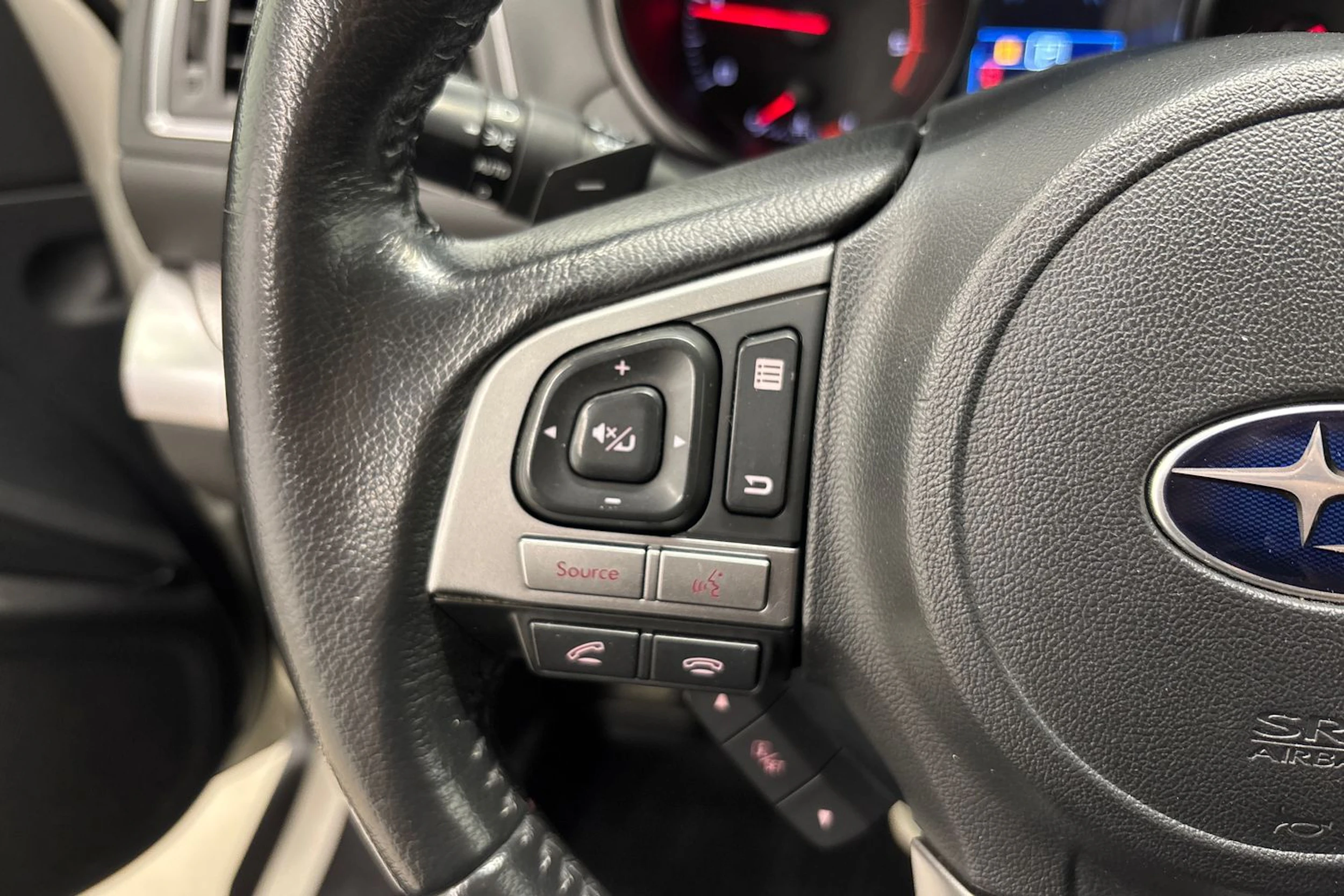 valkoinen Subaru Outback 2015 kuva 12.