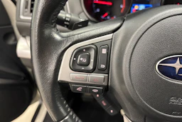 valkoinen Subaru Outback 2015 kuva 12.