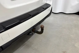 valkoinen Subaru Outback 2015 kuva 20.