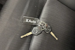 valkoinen Subaru Outback 2015 kuva 21.