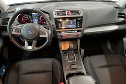 Valkoinen Subaru Outback 2015 kuva 9.