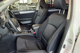 Valkoinen Subaru Outback 2015 kuva 15.