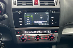 Valkoinen Subaru Outback 2015 kuva 20.