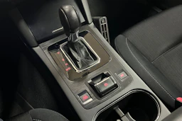 Valkoinen Subaru Outback 2015 kuva 21.
