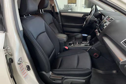 Valkoinen Subaru Outback 2015 kuva 25.