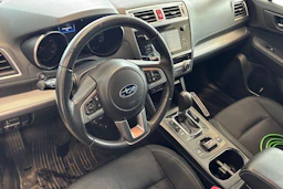 valkoinen Subaru Outback 2016 kuva 3.