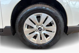 valkoinen Subaru Outback 2016 kuva 9.