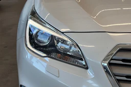 valkoinen Subaru Outback 2016 kuva 15.
