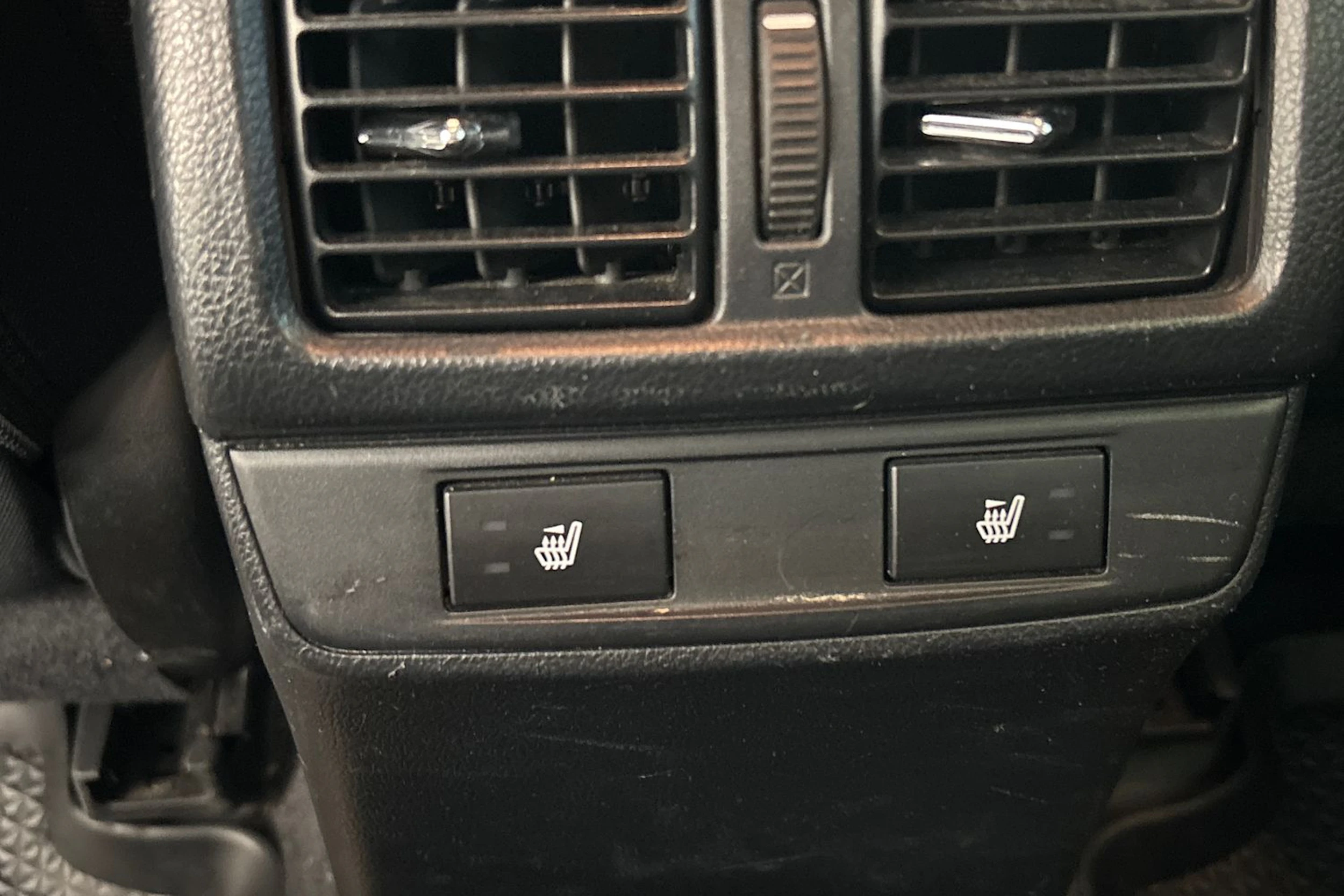 valkoinen Subaru Outback 2016 kuva 18.