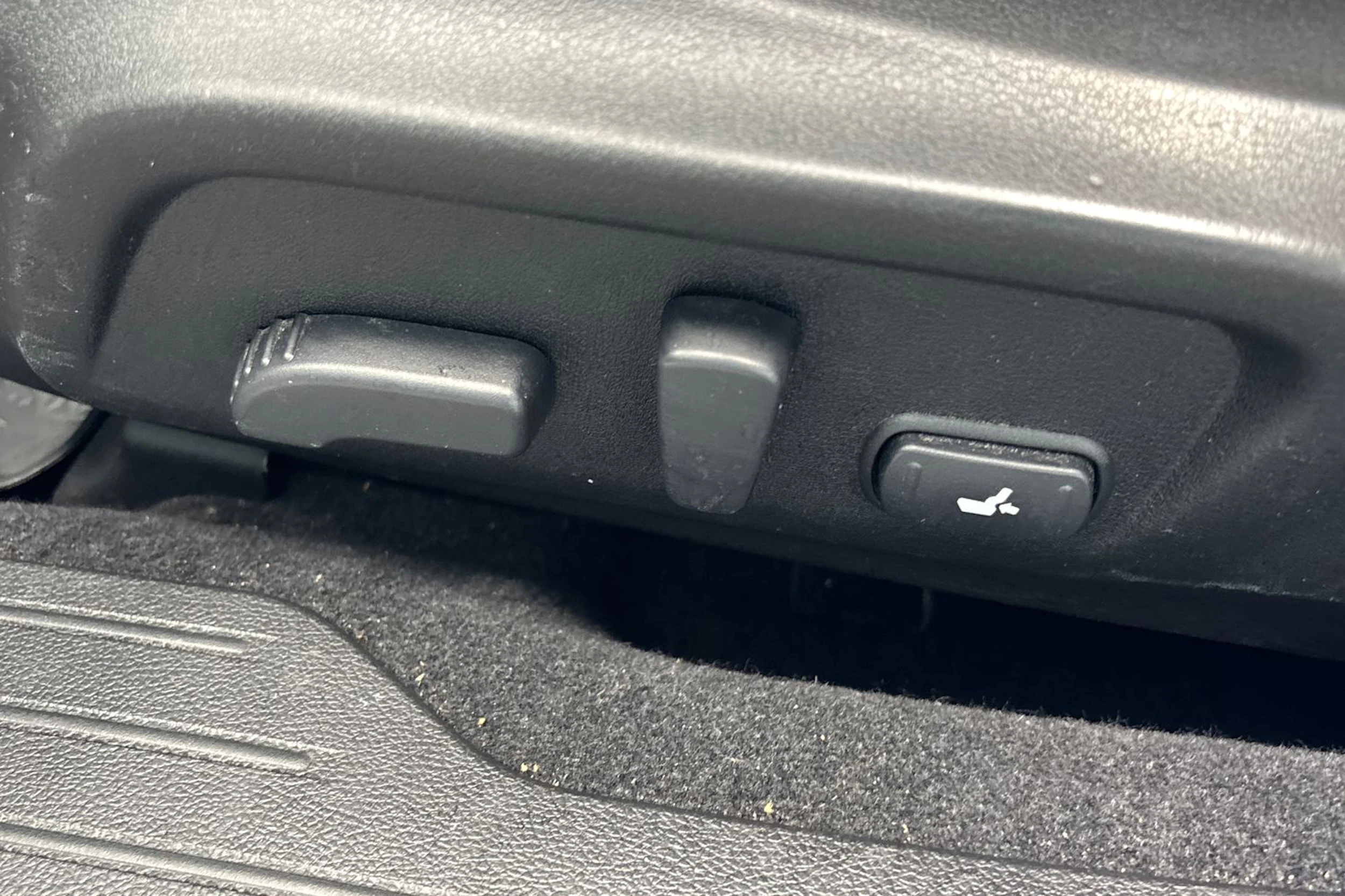 valkoinen Subaru Outback 2016 kuva 21.