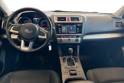 Harmaa Subaru Outback 2016 kuva 7.