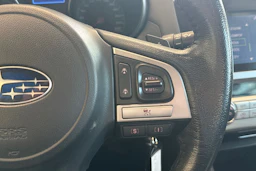 Harmaa Subaru Outback 2016 kuva 13.