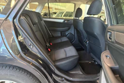 Harmaa Subaru Outback 2016 kuva 21.