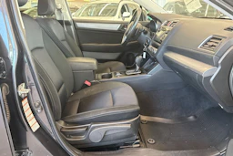 Harmaa Subaru Outback 2016 kuva 22.