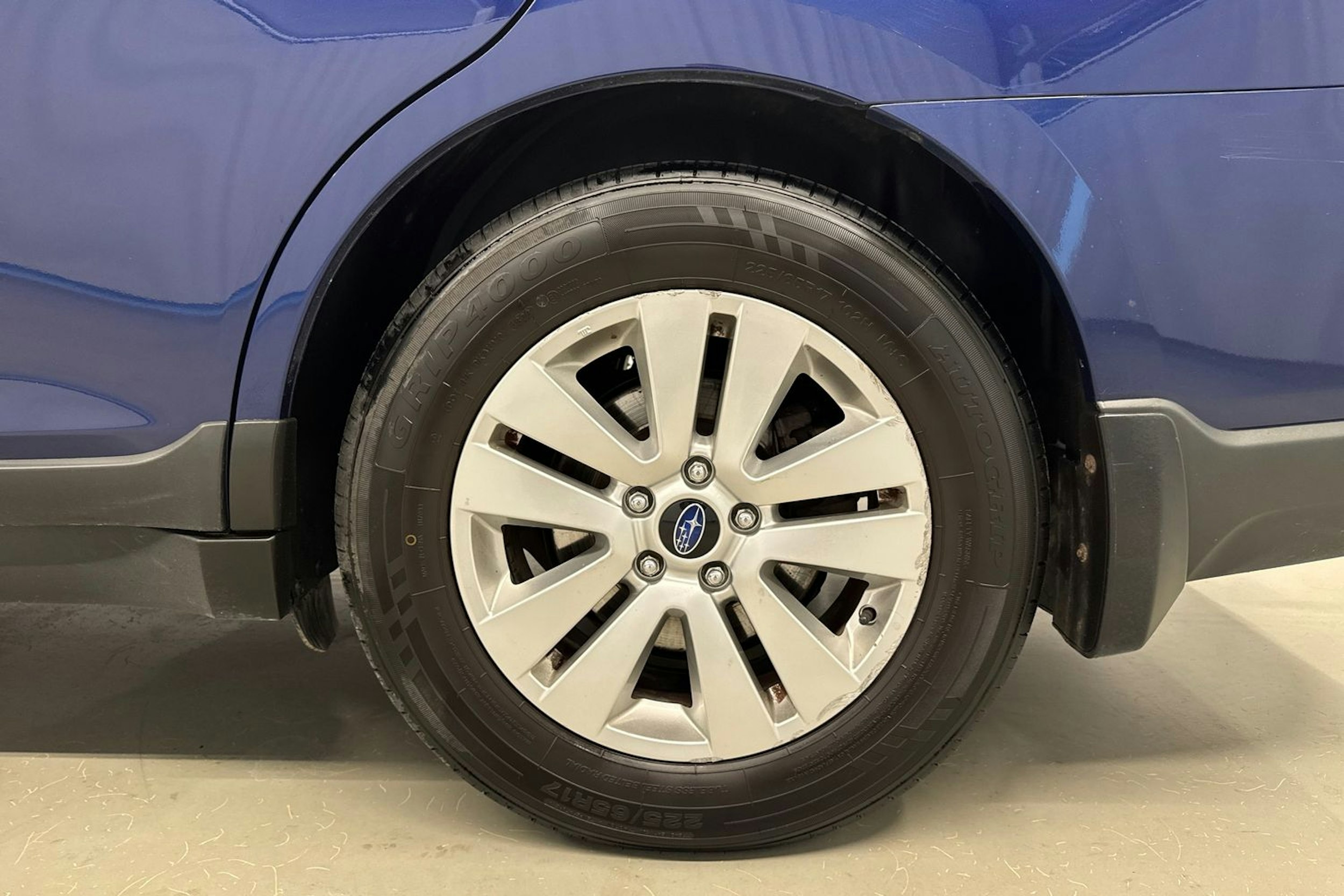 sininen Subaru Outback 2016 kuva 13.