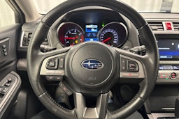 sininen Subaru Outback 2016 kuva 14.