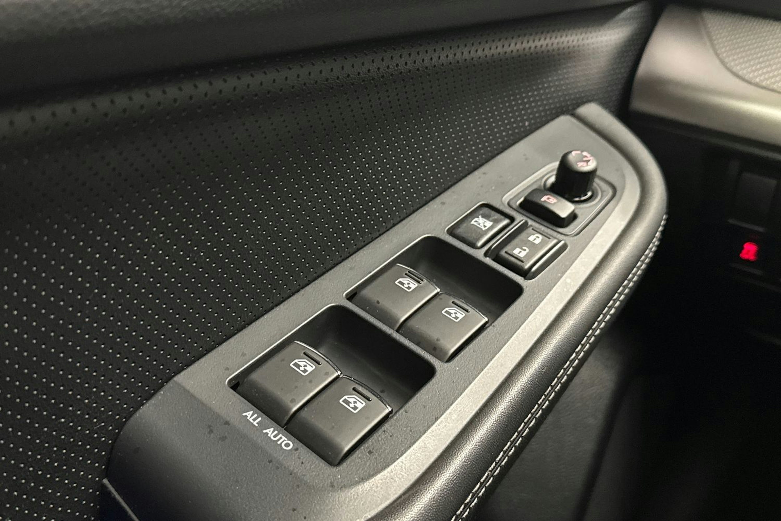 sininen Subaru Outback 2016 kuva 23.