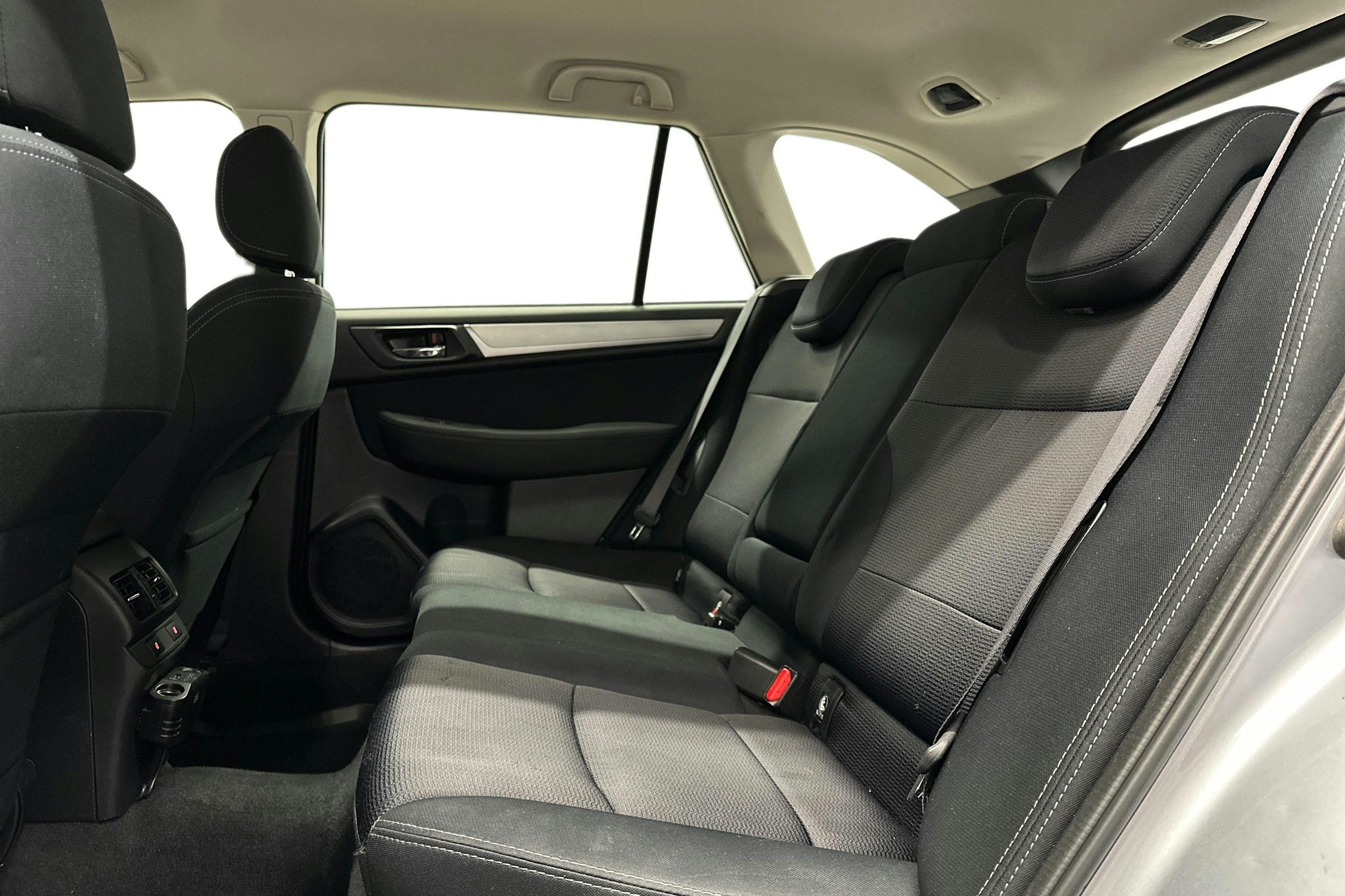 hopea Subaru Outback 2016 kuva 10.