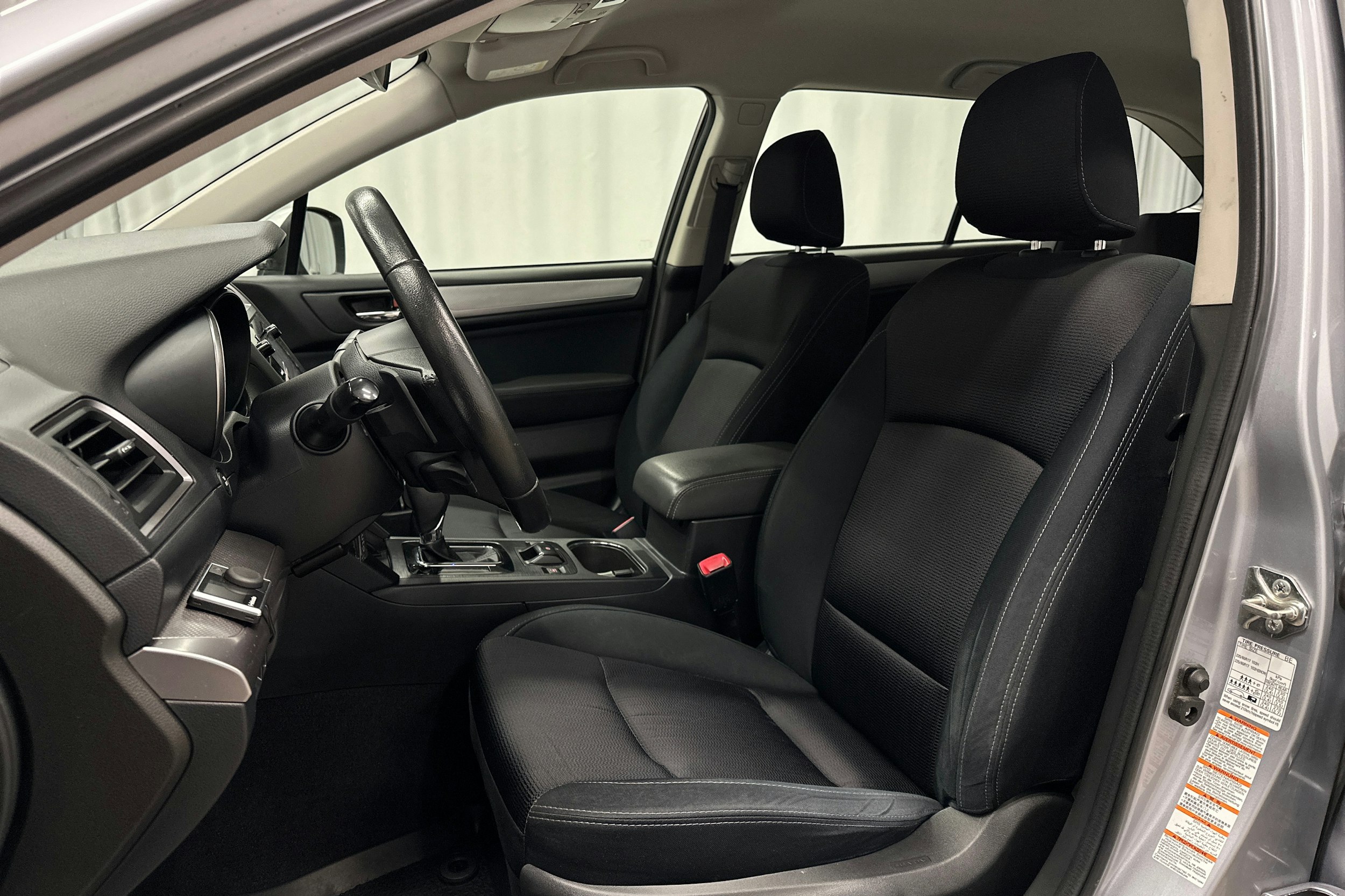 hopea Subaru Outback 2016 kuva 16.