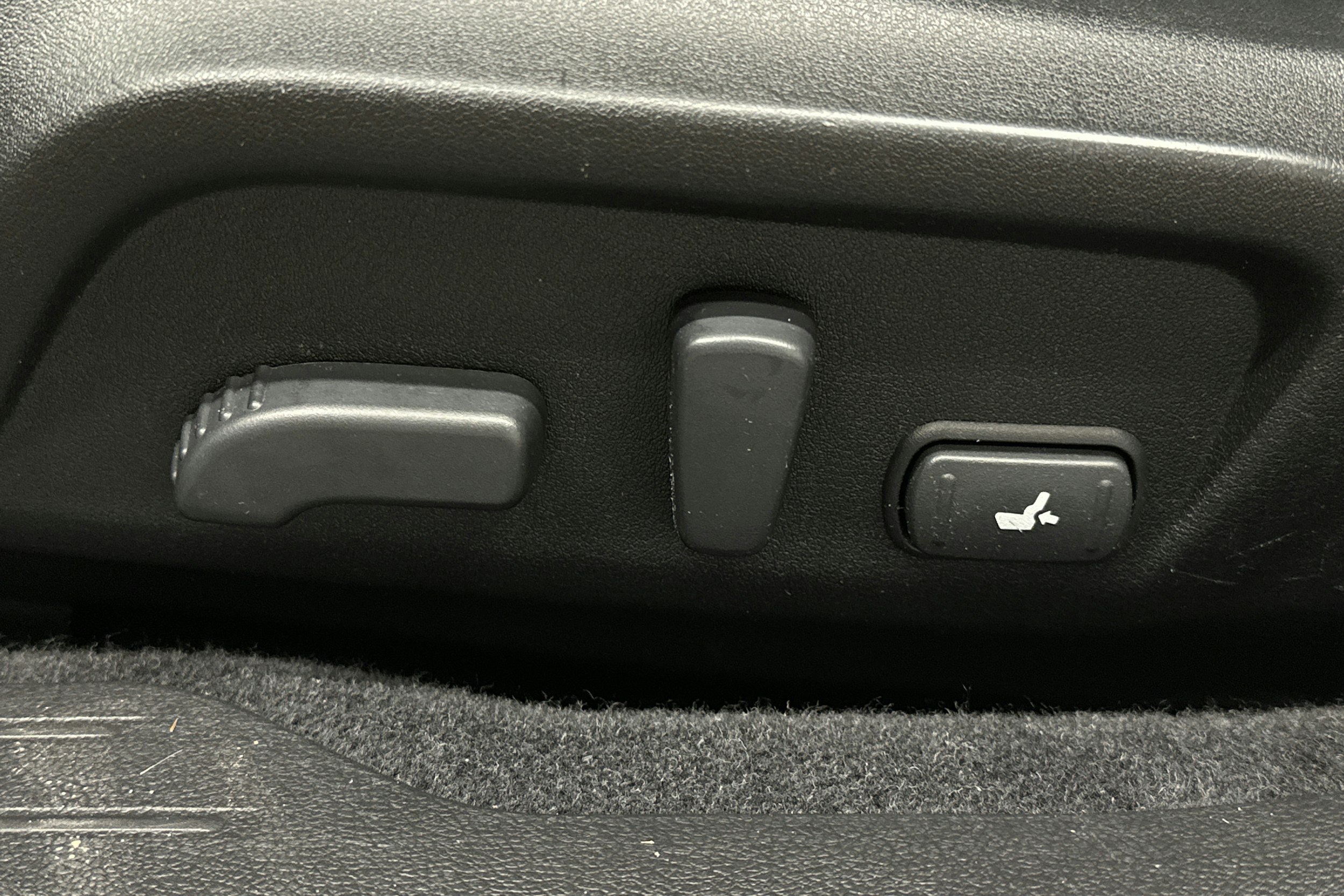 hopea Subaru Outback 2016 kuva 17.