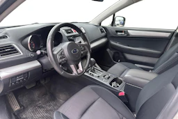 Valkoinen Subaru Outback 2016 kuva 3.