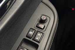 Valkoinen Subaru Outback 2016 kuva 23.