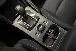 Valkoinen Subaru Outback 2016 kuva 24.