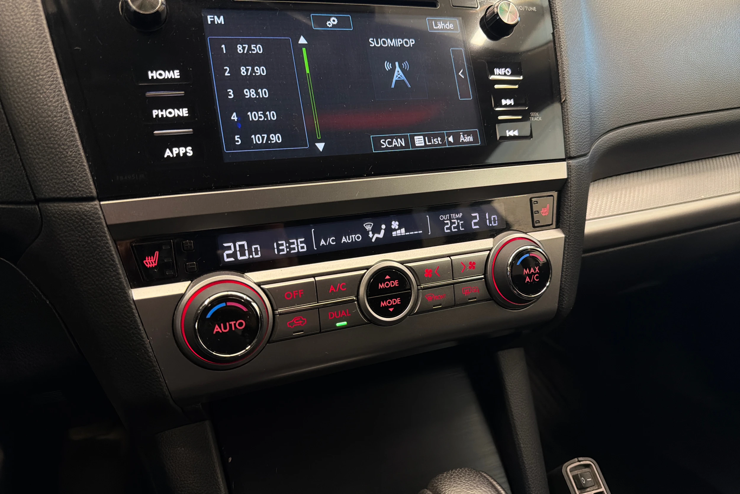 Valkoinen Subaru Outback 2016 kuva 25.