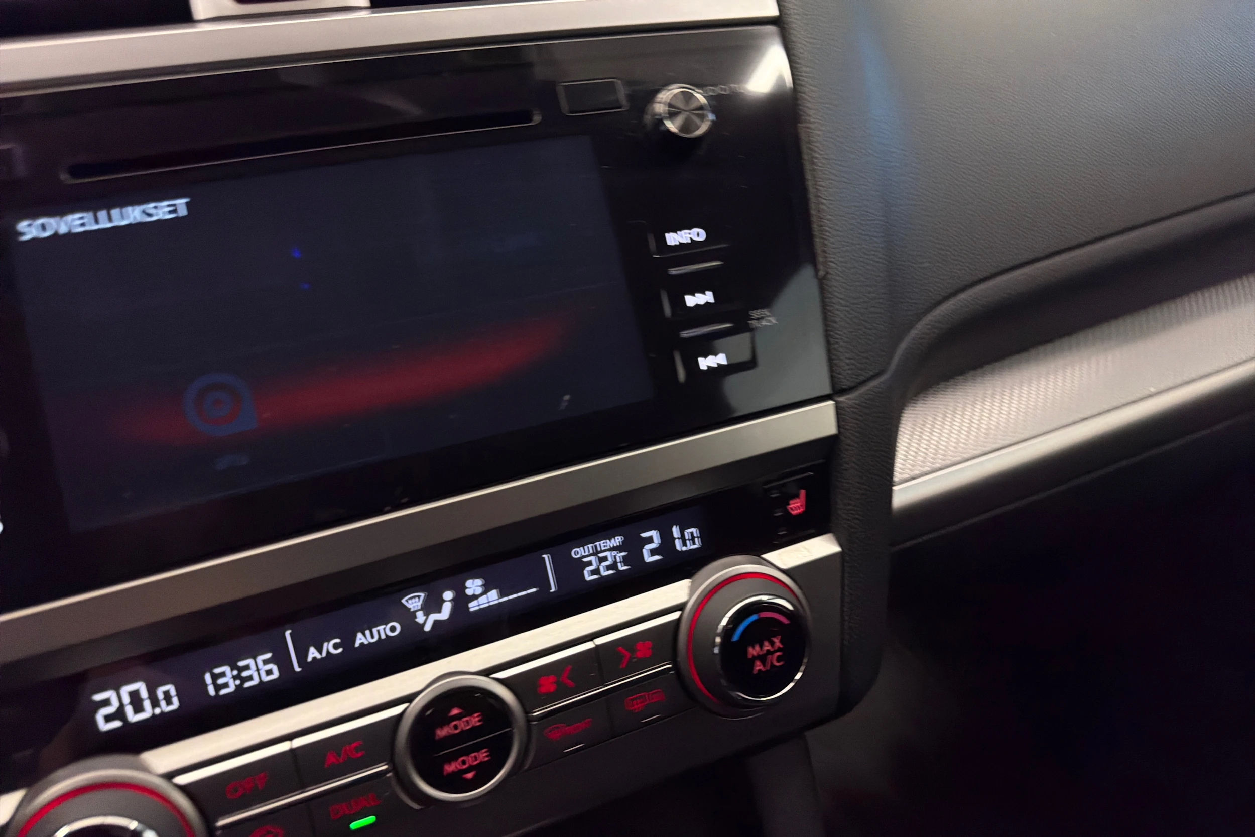 Valkoinen Subaru Outback 2016 kuva 27.